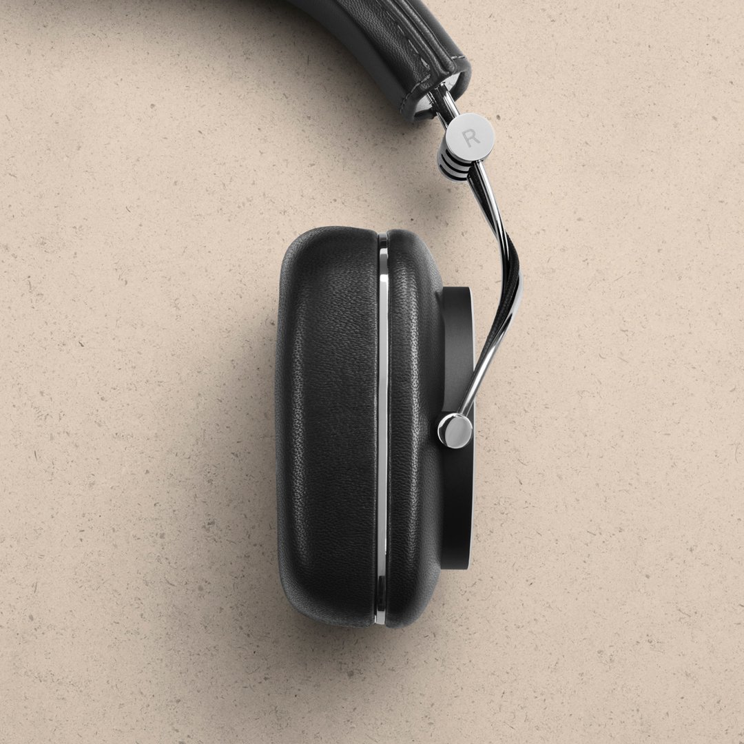 BowersWilkins's tweet photo. P7 Mobile Hi-Fi headphones are crafted from aluminium and leather #BWcraftsmanship https://t.co/Ol2b8wMVAE