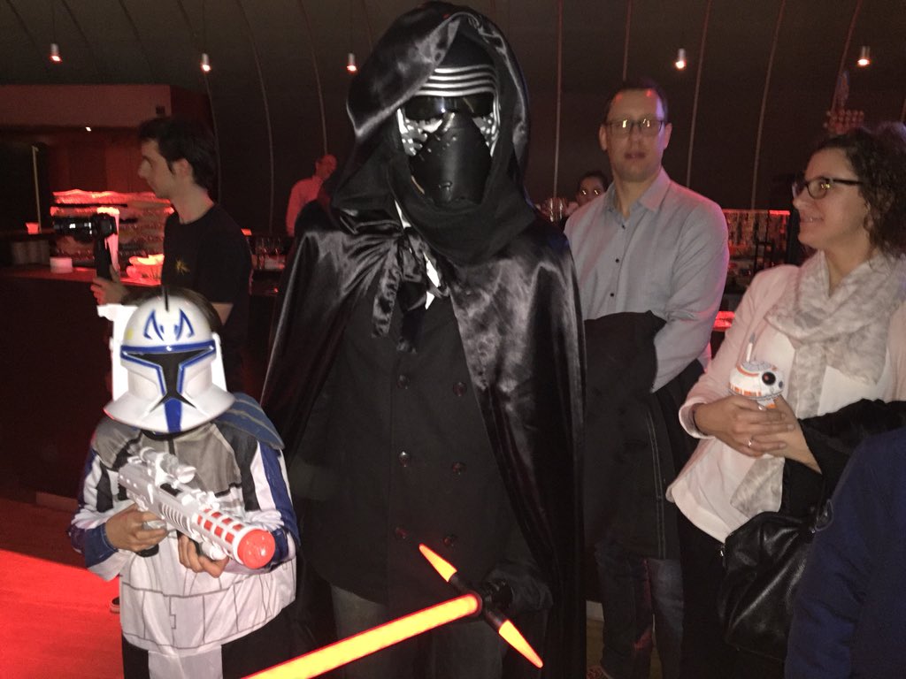 alanom9's tweet photo. @SWReveilDesFans #StarWars #ReveilDesFans #ReveildelaForce https://t.co/mO8mMz5B6a