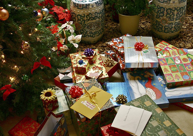 DutyFreeExpress's tweet photo. Don’t go home empty-handed for the holidays when we have so much to offer! Come see our selection of goods! https://t.co/ExxjUKfXi3