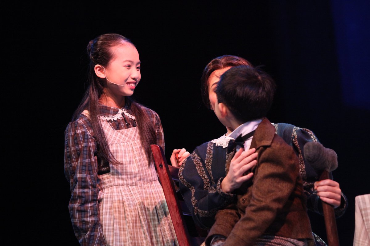 PSA_audio's tweet photo. Feeling the #ChristmasWeek spirit with #AChristmasCarol from the Kong Kong Repertory Theatre! #HKrep #musicaltheatre https://t.co/S2fUNoUxrs