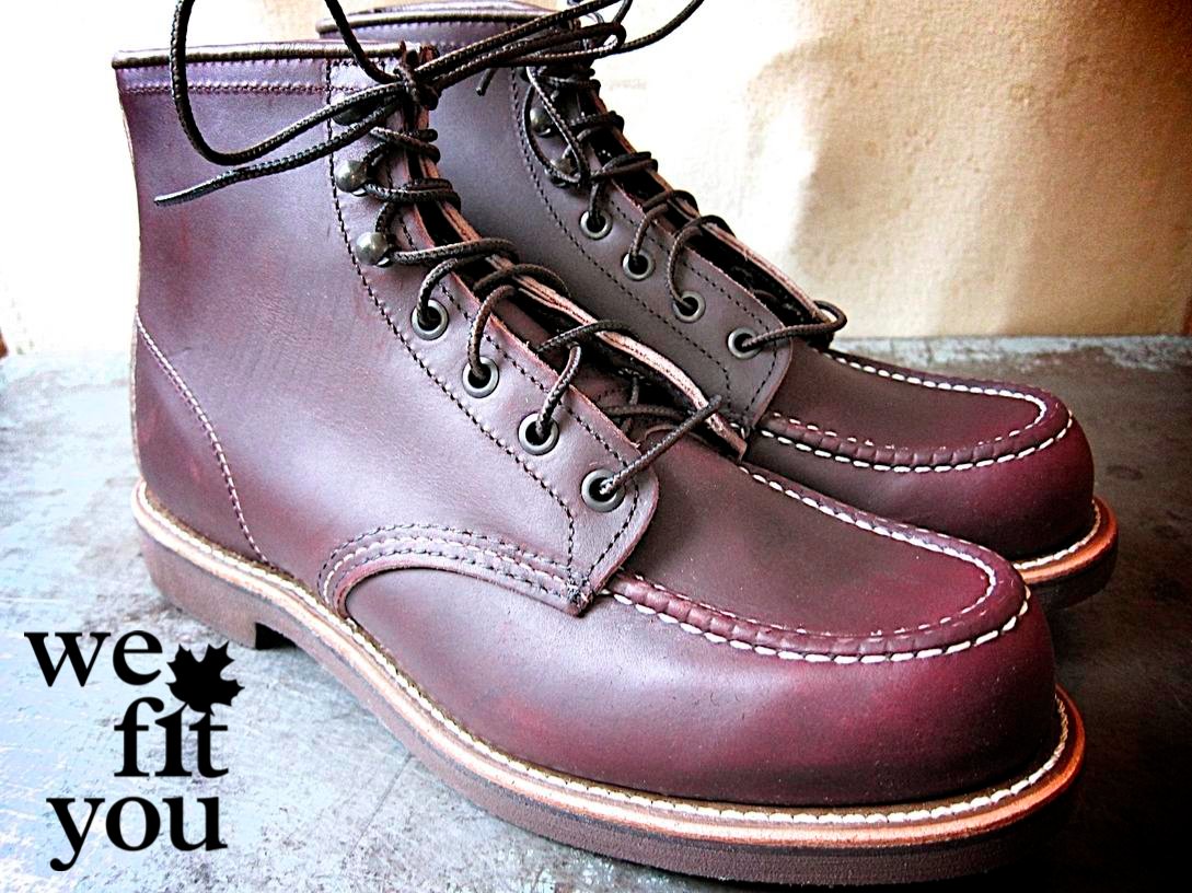 CndnFootwear's tweet photo. Spoil your man this holiday season with a pair of @RedWingShoes ! Featured: Men's IRON RANGER in Oxblood Mesa https://t.co/apjIOqDUs9