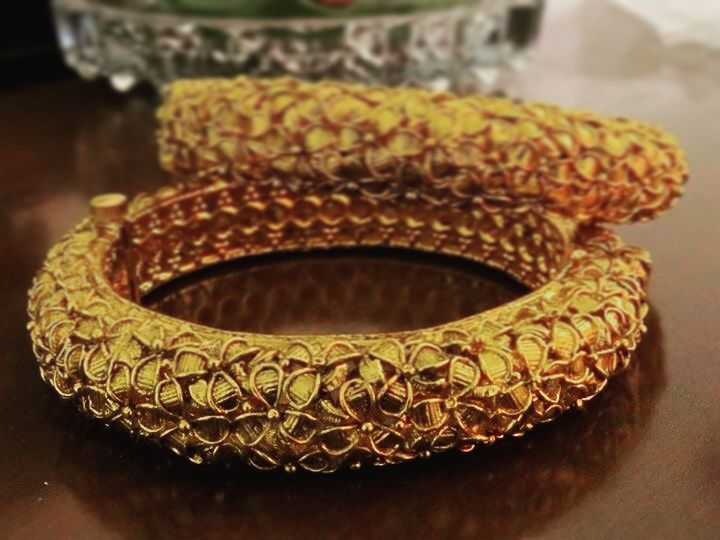TurnTheHeads's tweet photo. Bang-It Bangles
#awesome #beautiful #christmas #dashing #elegant #fashionista #gettingready #handmade #indianjewell… https://t.co/w9IsyRzpOa