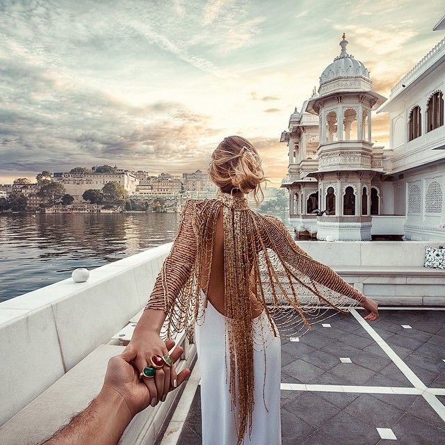 BeautifuI_India's tweet photo. Photographer, Murad Osmann and his girlfriend's "Follow Me To" photo series in India https://t.co/LM4pTjlsr2