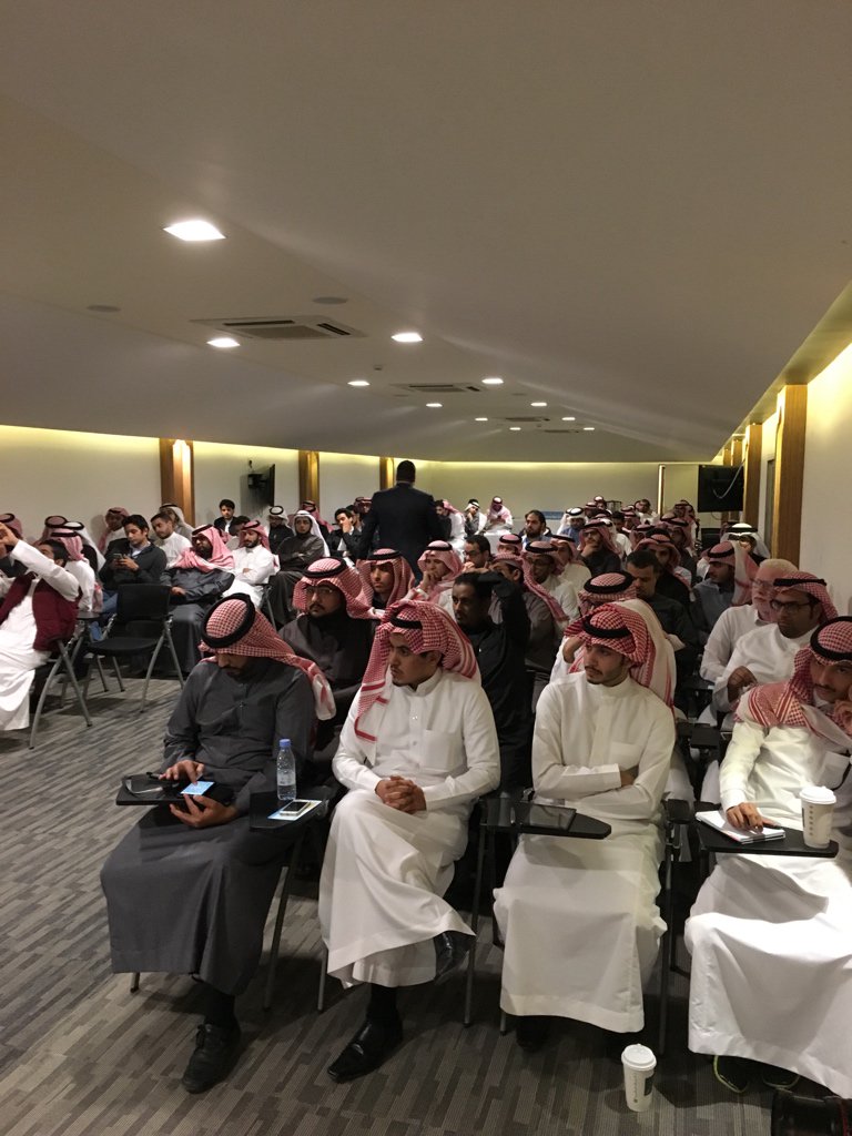 ittejar's tweet photo. نختتم لقائنا وممتنين لبسام المحمدي وفاروق الجريسي مشاركتنا تجربتهم ونجاحهم شكراً لحضوركم الكريم #اتجار https://t.co/gc3a0DbW3u