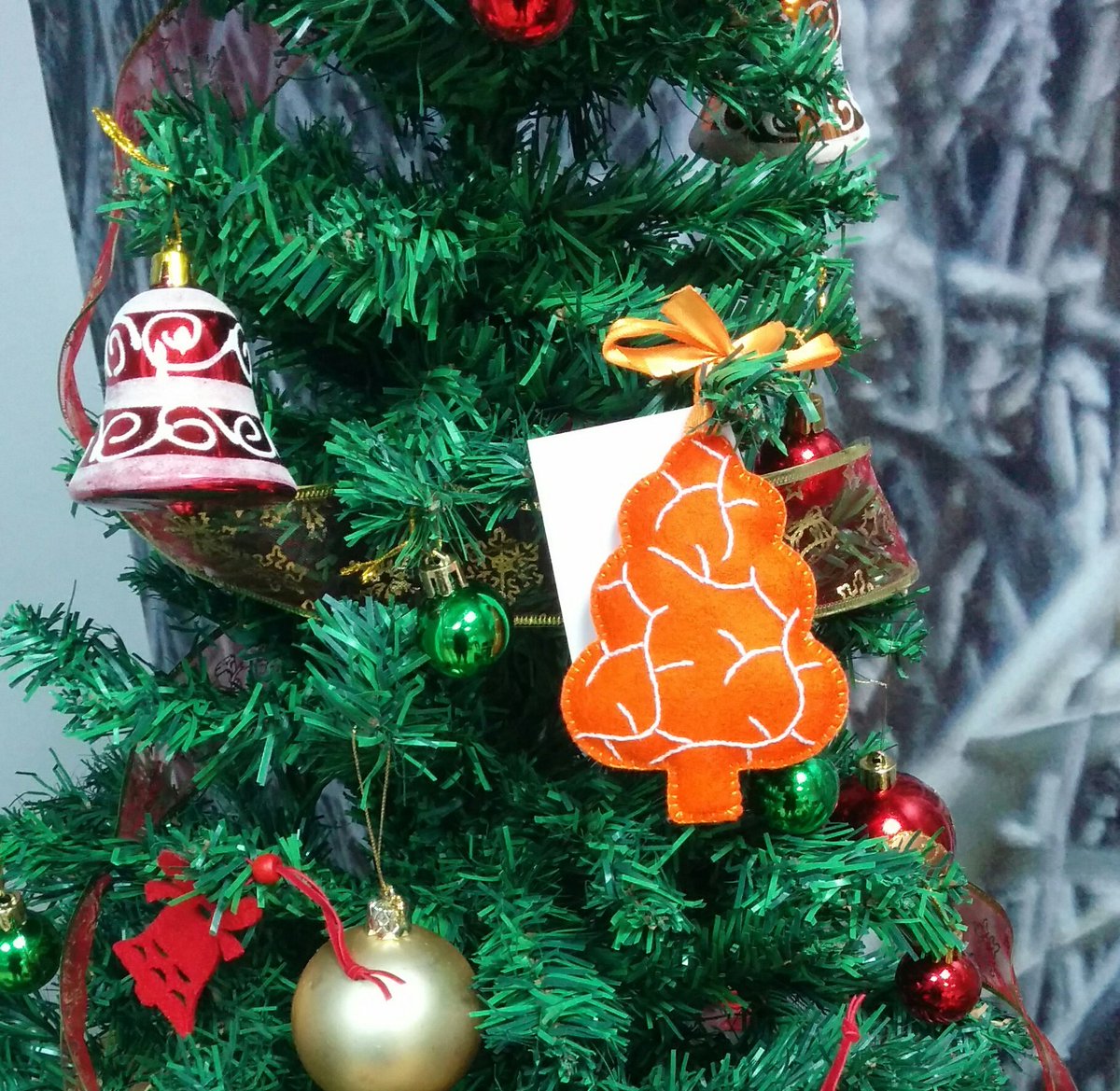 Agencia_Ohmycom's tweet photo. En el árbol de @esferize ya luce el adorno más Oh! de la Navidad 🎅 #xmasconflow https://t.co/jWkAG2bxoL
