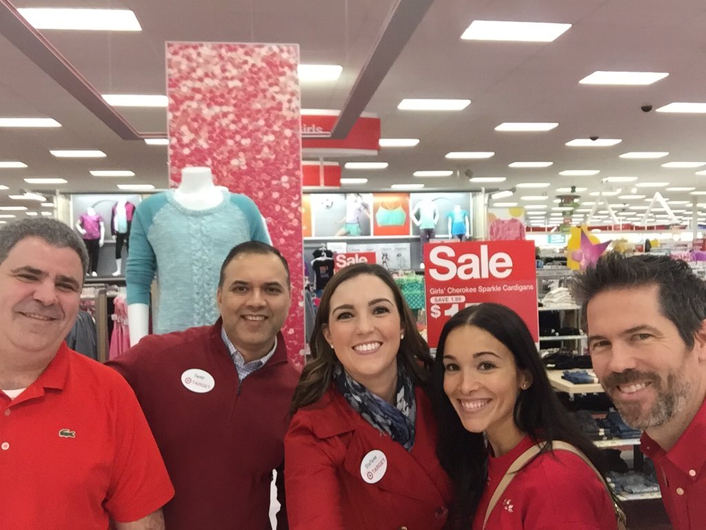 S2Roche's tweet photo. T2384 is all about consistency and Q4 isn't any different!! #ThankYOUteam #readyforsales 🎅🏻 https://t.co/tP611z0yCY