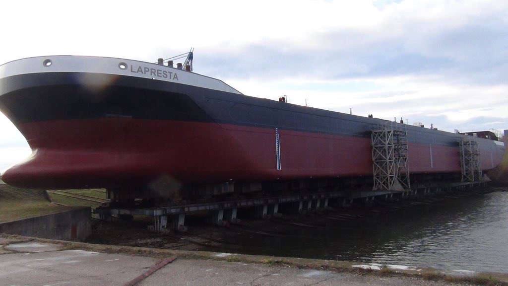 Casco update: vorige week is Bitumen Tanker Lapresta te water gelaten in Servië. Half Januari in Nederland verwacht!