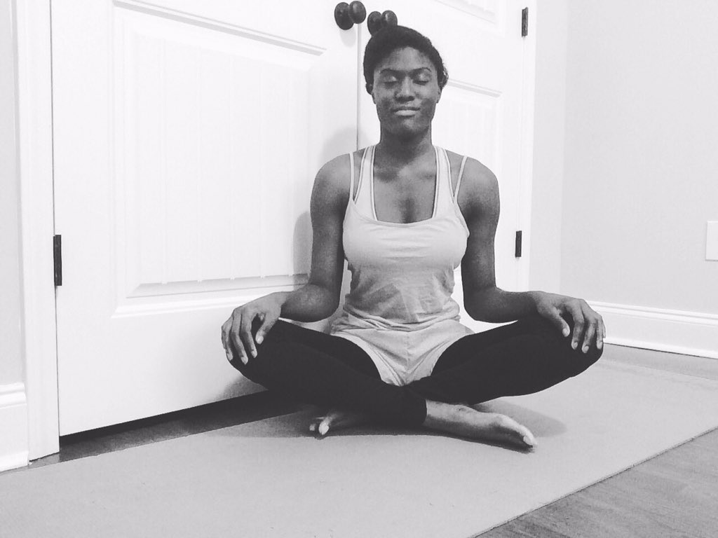 CyneasIdeas's tweet photo. #easyseatedpose aka #meditation pose ☺️ feeling kinda sad that this is almost over #yoga #namaste #healthy #stretch https://t.co/gSEBUZ1QSz