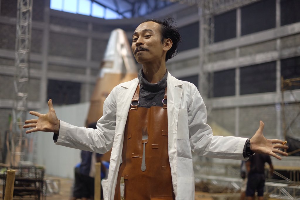 Kamu bisa bertemu Apangsingik, seorang ilmuan jenius dan mesin temuannya yang spektakuler hanya di #KekwaShow ! 👍