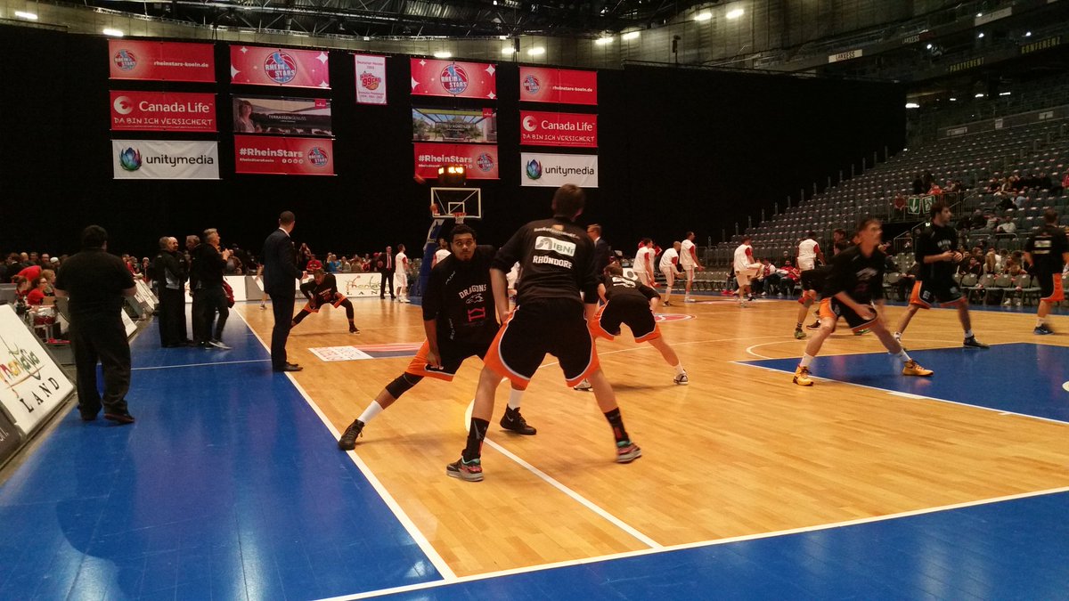 FoundationBall's tweet photo. Rhöndorf @ Köln Weihnachtsderby https://t.co/vn1P9LQyFV