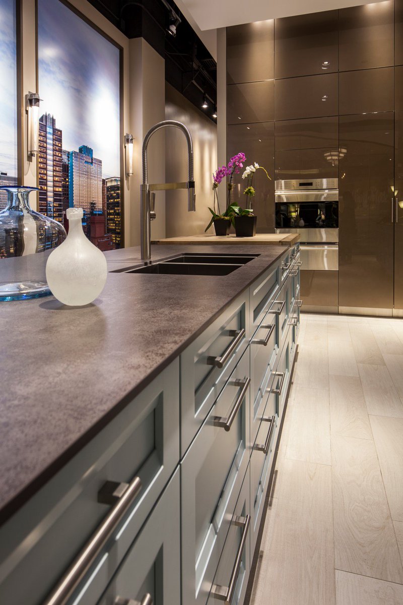 StoneDesign_Inc's tweet photo. Design your #dream kitchen with NEOLITH!!! Visit Wood-Mode Custom Cabinetry's showroom at the Merchandise Mart! https://t.co/UuMTlxWpBR
