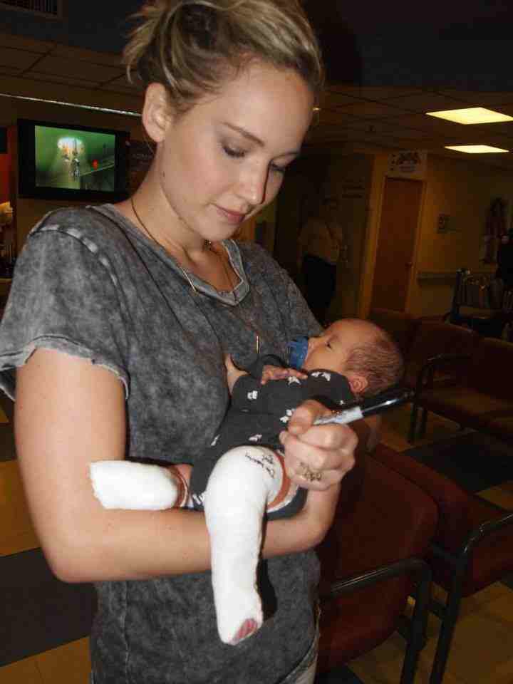 Everlarkbaby's tweet image. "don't let hollywood change you and make you lose sight of who you truly are"