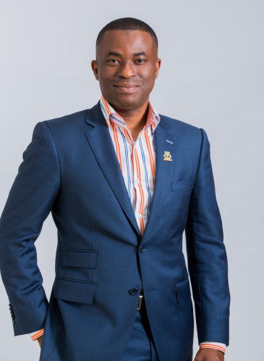 OnlyAfricaFacts's tweet photo. This is the only Combined Heart &amp; Kidney Specialist Doctor you'll find on Earth.

Dr. Olurotimi Badero, Nigerian. https://t.co/K14dIEuexV