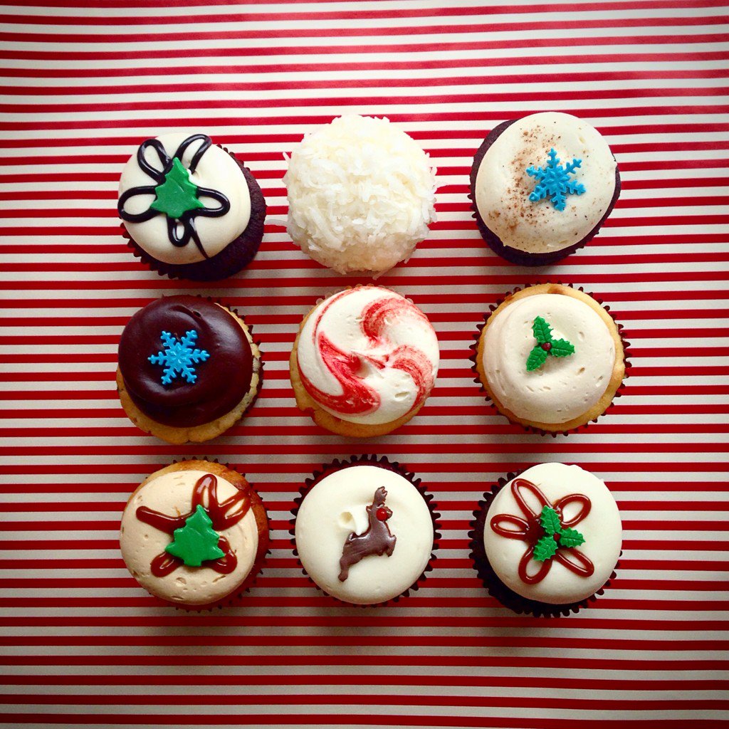 GTownCupcake's tweet photo. #holidaylineup #georgetowncupcake #tistheseason https://t.co/Rd9UiRtaQt