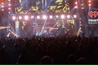 BE5SOSUpdates's tweet photo. @5SOS performing at Jingle Bell Ball! https://t.co/jKSriQa61M