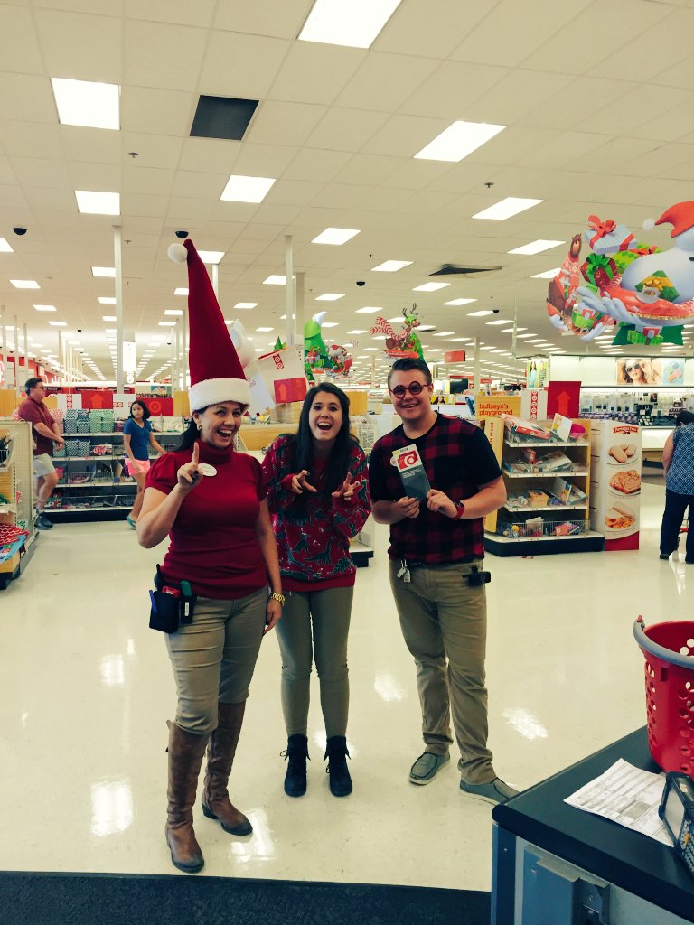 Ready for Christmas in Georgetown! Saving our guests 5%! #G391Engagement <a href="/ConnieDroge/">Connie Droge</a> <a href="/keren_gorglione/">Keren gorglione</a> <a href="/djagatx/">Dhruv Jagtiani</a>