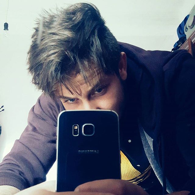 XFJk28's tweet photo. Follow @saidkarmouz Algerian Singer Member Of The Boyband @The5official
#5incoMinutos7Milhoes
#ChristmasLocker https://t.co/hCu8hsvy9B