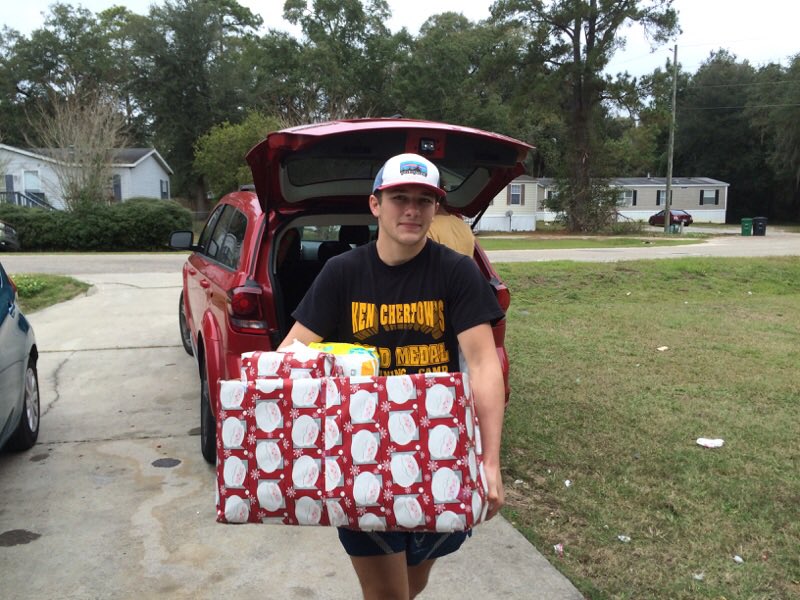 Delivered gifts to the family we adopted for Christmas this year #tistheseason #morethanwrestling @FSUSFloridaHigh