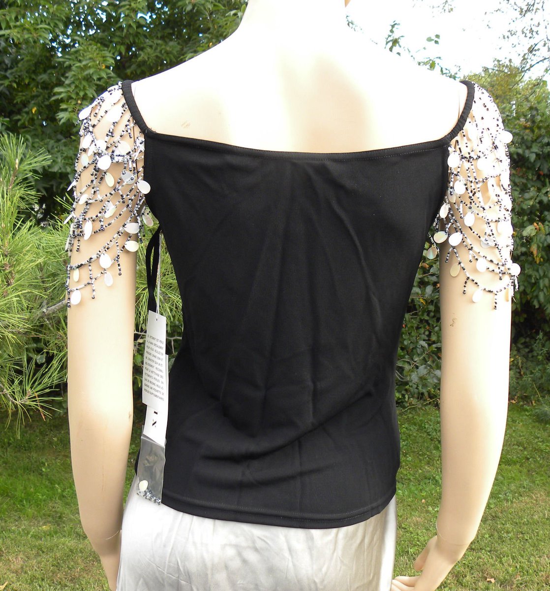 fieldsofvintage's tweet photo. #Sequinstop #DrapedSleeves #TankTop #Blacktop #whattowear https://t.co/i88QQc7PVM https://t.co/SpkBflTDvQ