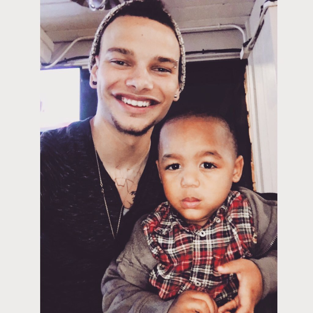 FakingKaneBrown's tweet photo. https://t.co/qW1MCelcis