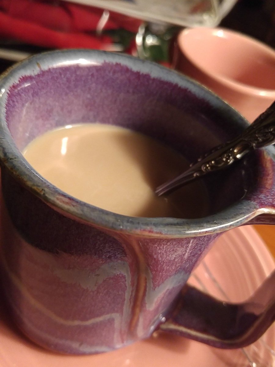photoholicgurli's tweet photo. You KNOW I'm sick when I can't even get through a third of the day's coffee 😖 #hatingeverything https://t.co/eyGG02mRhd