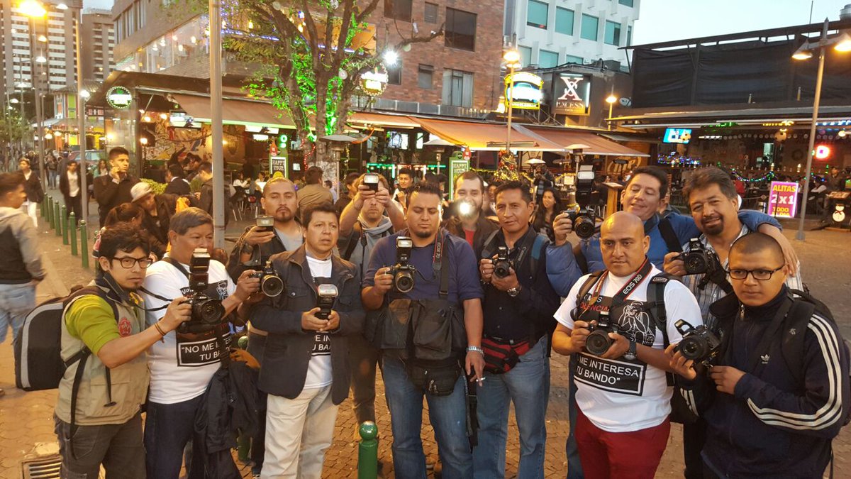 #Fotoperiodistas en #PlazaFoch dicen #NOmásviolencia #Respetoanuestrotrabajo |<a href="/CronistasGrafic/">Cronistas Gráficos</a>