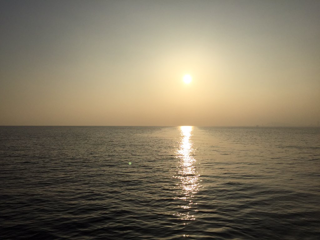 ramaricar's tweet photo. Last autumn sunset on the sea... #BestMoment2015 #Mediterraneo #begur #PeaceOnEarth https://t.co/0MQPHL7Qw2