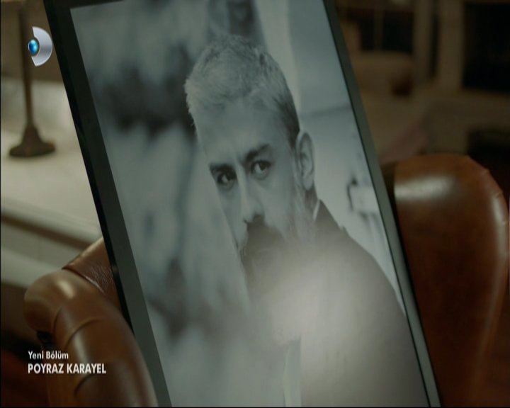MsCanki's tweet photo. "Şeytan bi bana tövbeler etmeli, demiyo. Sonra oturup içli içli foto izliyorum"by Sema #YetmezMi #PoyrazKarayel https://t.co/GSN6NvwPZA
