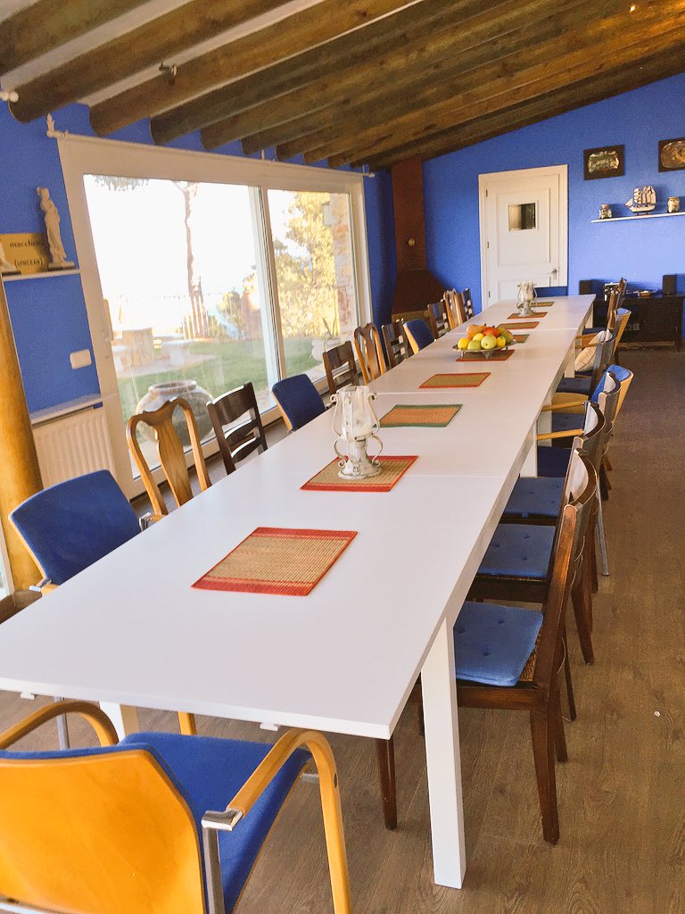 ramaricar's tweet photo. Table for 24... Ready! #guests #guesthouse https://t.co/QiVdbhYsMq