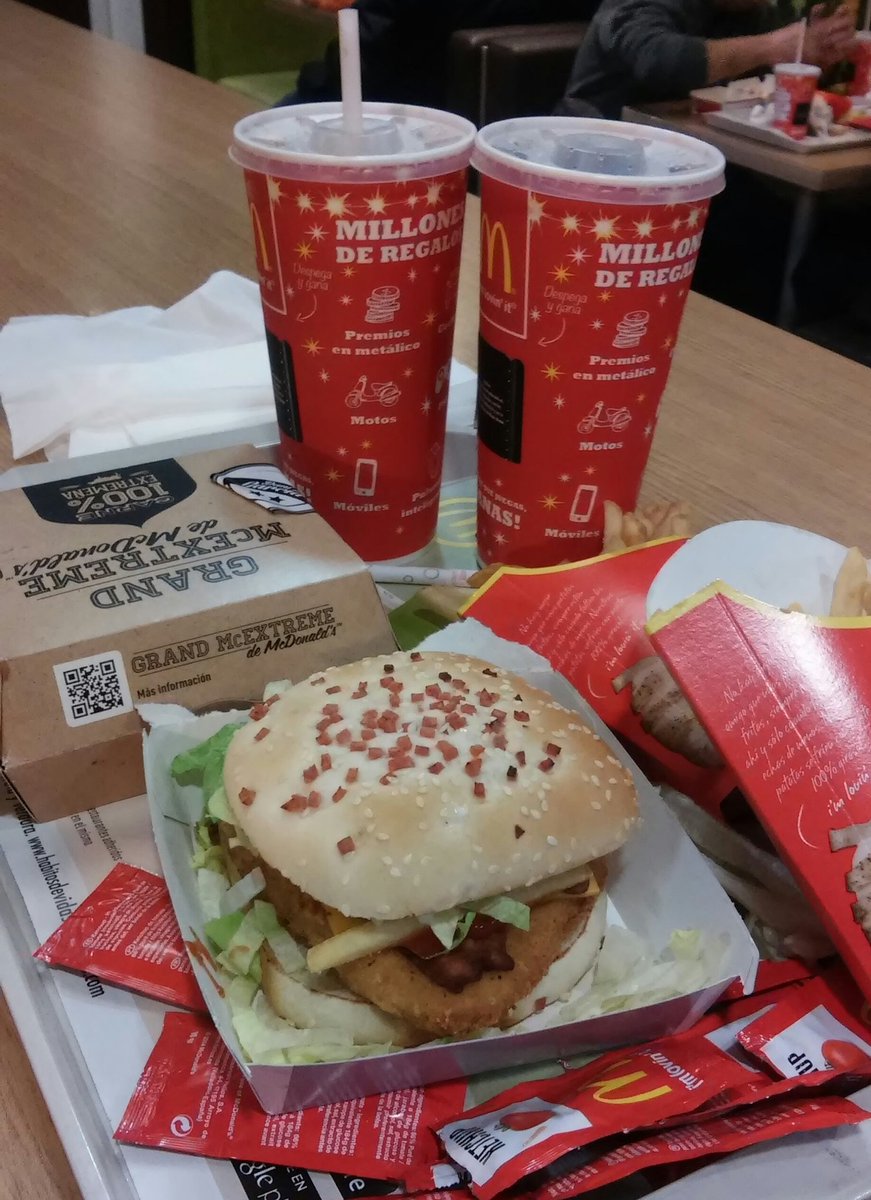 Irichucolate's tweet photo. Buena cena, mejor compa��ía @Ruben8_7 https://t.co/6uzSQ0EuqT