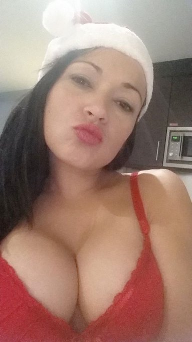 Felices fiestas a tod@s 😘😘😘 https://t.co/VGgRFgKwvK<a class="tags" target="_blank" title="On Twitter" href="/?out=eyJ0eXAiOiJKV1QiLCJhbGciOiJIUzUxMiJ9.eyJpYXQiOjE3MjA3OTEyMzQsImlzcyI6InR3cG9ybnN0YXJzLmNvbSIsIm5iZiI6MTcyMDc5MTIzNCwiZXhwIjoxNzUyMzI3MjM0LCJyZWRpcmVjdF91cmwiOiJodHRwczovL3R3aXR0ZXIuY29tL3MifQ.Z4jocDWgKG9f21StUj0BLhwF657DISZ_Moedj3TD7mnImwkLTssIP1QxWeBFx62E6umkVIDR22Ka29WrFOg1Fw">@s</a><a href="/tag/booking"class="tags"><span>#booking</span></a><a href="/tag/valencia"class="tags"><span>#valencia</span></a><a href="/tag/felizmartesatodos"class="tags"><span>#felizmartesatodos</span></a>