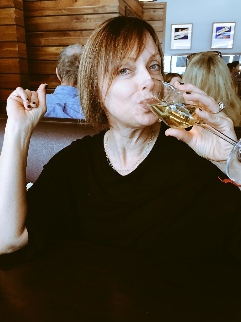 alexandratexx's tweet photo. celebrating an AMAZING year with the best boss, mentor and friend @JodiOkun! cheers! 🍾 https://t.co/Xr9eOQaYO4