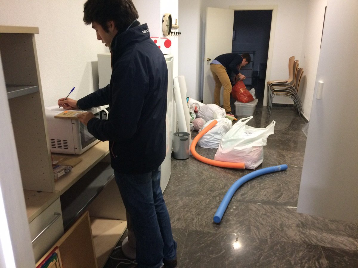 ACGCordoba's tweet photo. ¿Qué estarán tramando los monitores del #CampamentodenavidadACG15  ? Compruébalo tú mismo! https://t.co/EcJrwOOUQz https://t.co/7ofo42k5ot
