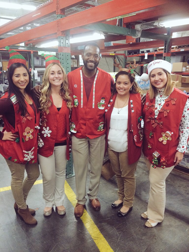 Spreading some holiday cheer to the amazing 222 family! #D222swag #BPstyle @iamklh_ <a href="/Kairalyne/">Kaira Carrell</a> <a href="/JDWildermuth/">Jessica</a>