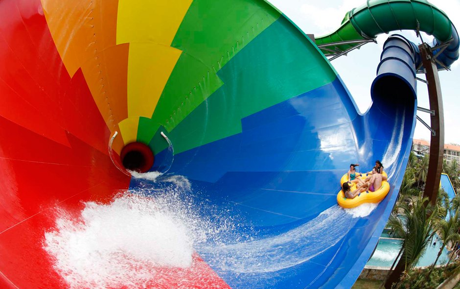 Angloberry's tweet photo. The world’s biggest whirlwind water slide Vaikuntudo comes to Beach Park #Brazil https://t.co/E067GnJwWb @beachpark https://t.co/45l0qozDLx
