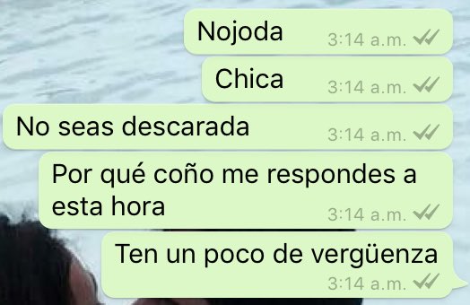 _QueenManaza's tweet photo. -Cuando tienes un chisme bueno que contarle a tu bff, y la mardita te responde a las 5mil horas. https://t.co/ZjgKQpnww6