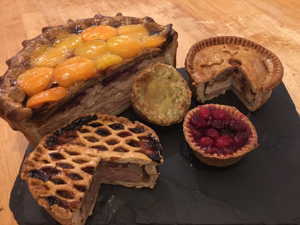 <a href="/anniesdelicious/">Anniesdeliciousbakes</a> open til 4pm tomorrow 4 last minute treats and prezzies!