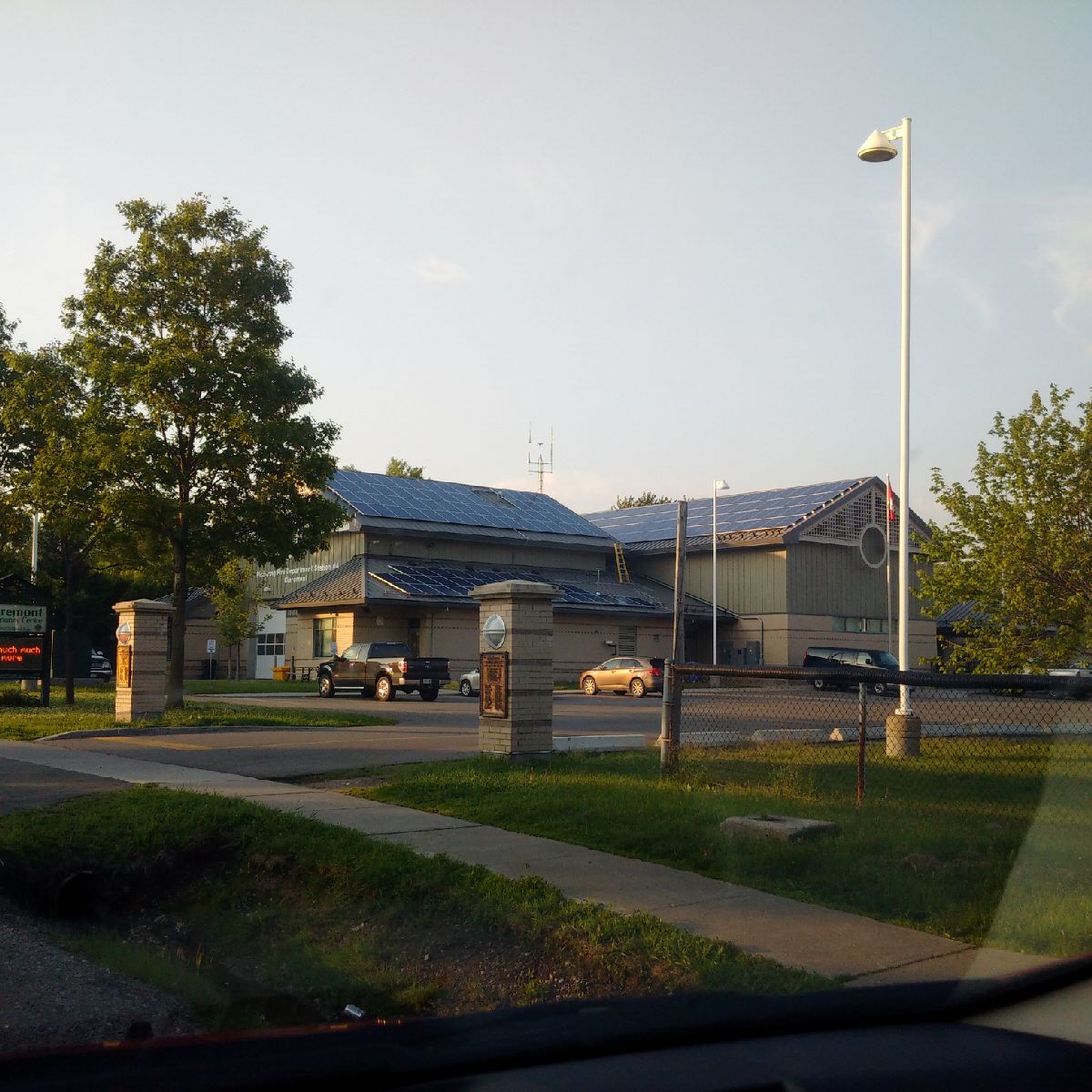 OptionsforGreen's tweet image. Options’ solar co-ops have now completed three solar projects with twelve more under development!