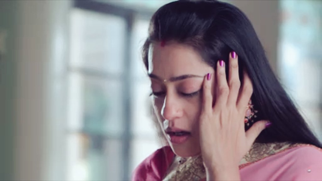 Ayesha_ZaYain's tweet photo. He was doing whole Death Drama for Chanda bt he saved Shradha from falling down👌😭😩
#sherDha 💞
#PiyaRangrezz https://t.co/lz3cutokzL