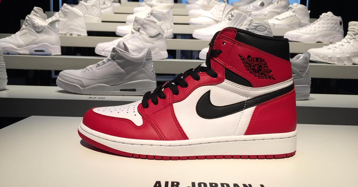 CNBC's tweet image. Nike hits all-time high after earnings beat cnb.cx/1QLRPnj