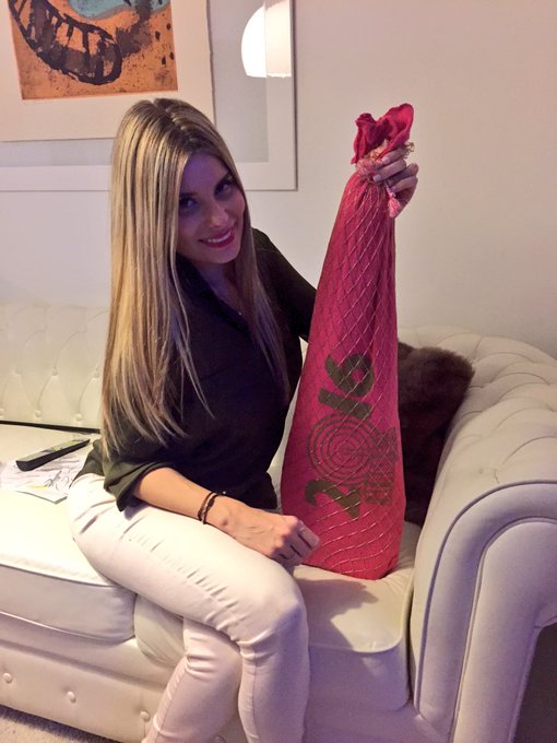 Gracias @fabricatele por el regalito!!!!!! 😃😃😘😘  👸🏼 ❤️ @cazamariposastv https://t.co/vNS96q52UZ<a class="tags" target="_blank" title="On Twitter" href="/?out=eyJ0eXAiOiJKV1QiLCJhbGciOiJIUzUxMiJ9.eyJpYXQiOjE3MjMwMjgxODYsImlzcyI6InR3cG9ybnN0YXJzLmNvbSIsIm5iZiI6MTcyMzAyODE4NiwiZXhwIjoxNzU0NTY0MTg2LCJyZWRpcmVjdF91cmwiOiJodHRwczovL3R3aXR0ZXIuY29tL2ZhYnJpY2F0ZWxlIn0.fYbIslGCPNld_sWi11qRf2f8VfD_-e5K1y7abwtcTtbV9rE-SUMq4_Sv6KfLMmaBrZzXiaOa8zYd4jOqdsk2lw">@fabricatele</a><a href="/tag/prayforbarcelona"class="tags"><span>#prayforbarcelona</span></a>