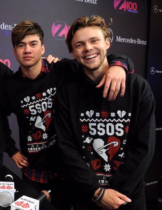 CaIuom5SOS's tweet photo. transformation Wednesday 😘 
sorry for the blur in the camera ugh! https://t.co/nlav7mb3So