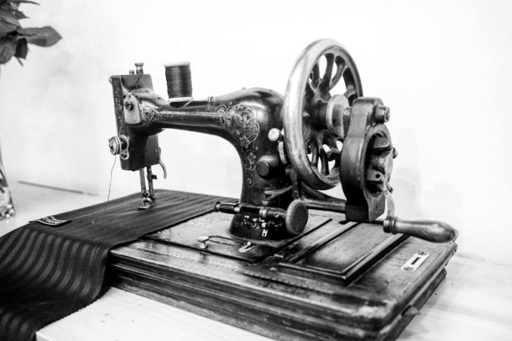 clino_ch's tweet photo. #hpadar #tailor #bespoketailoring #bespoke #vintagestyle #vintagefashion #montreal #montre… https://t.co/TiSXYWNnUG https://t.co/pgy1enSosc