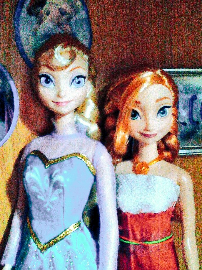 FunnyAnna2's tweet photo. 🎄🎁 @SnowElsaa 💗 https://t.co/YzzQ3cbFeM