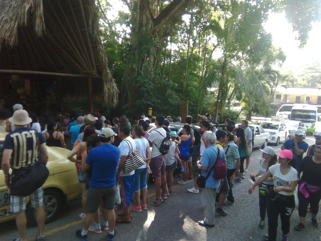 SantaMartaViva's tweet photo. Miles de turistas llegan al ParqueTayrona @ParquesColombia #TurismoNacional https://t.co/EgRooRkwwp