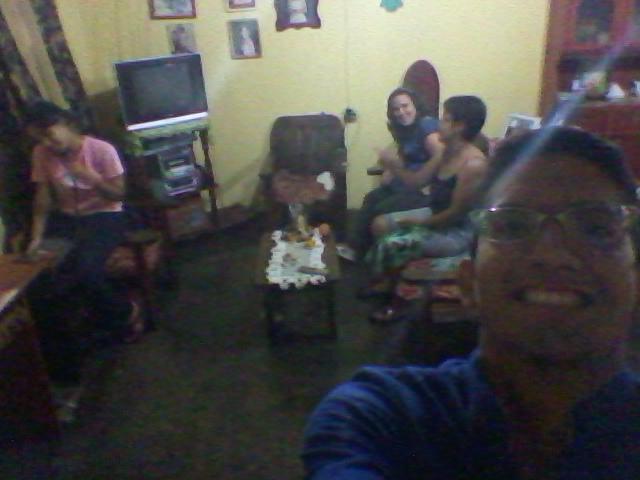 soywiliyo's tweet photo. Tratando de comunicarnos con @pettermix @PoderGaiteroCBO en la casa de Santiago y hasta Nieves está activa! https://t.co/fmh7ZgrJFE