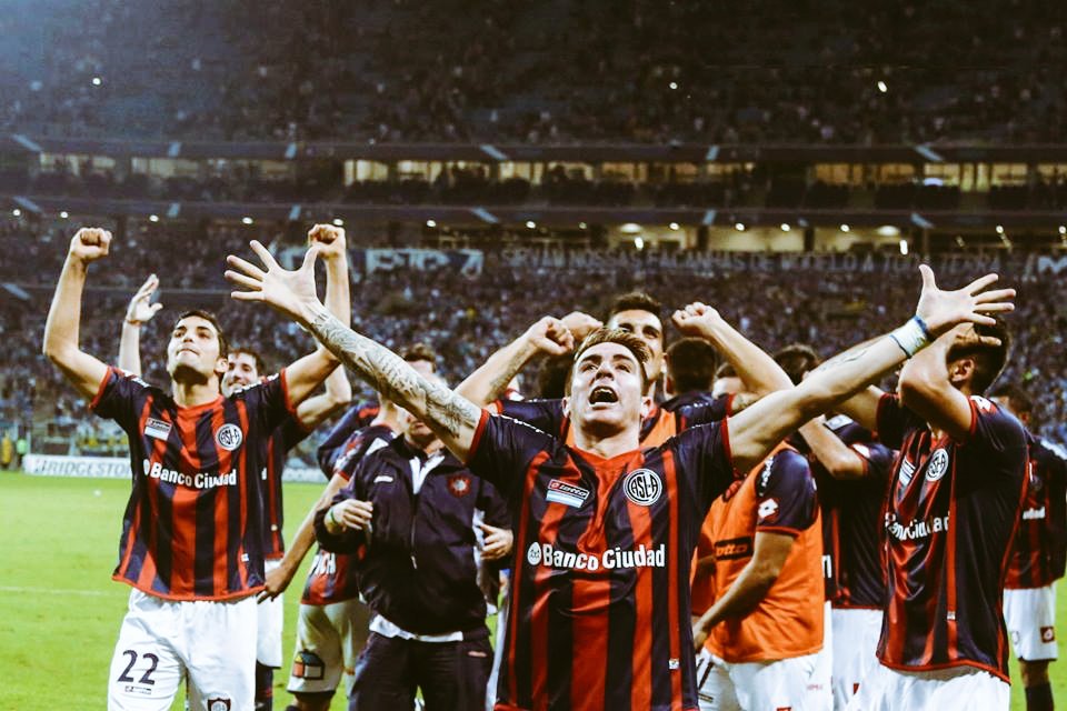 Cecialdrts's tweet photo. #MICAMISETAXFOX
Quiero la de San lorenzo ๐๐๐
Porfaaaa
#VolvimosaBoedo
Axel cantas hermoso ๐ค๐ https://t.co/prfopDIbP9