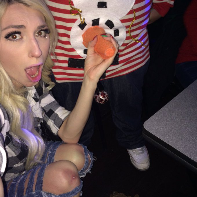 First it was a #HappyHollyween and now it's #HappyHollydays https://t.co/6PciNgXfKO<a href="/tag/happyhollyween"class="tags">#HappyHollyween</a><a href="/tag/happyhollydays"class="tags">#HappyHollydays</a>