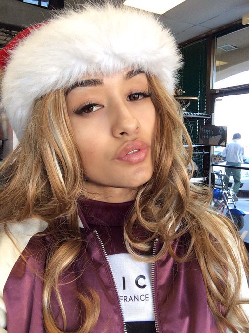 new hair new me , who is ? https://t.co/VfwYO32NpL<a href="/tag/flufworld"class="tags"><span>#flufworld</span></a>