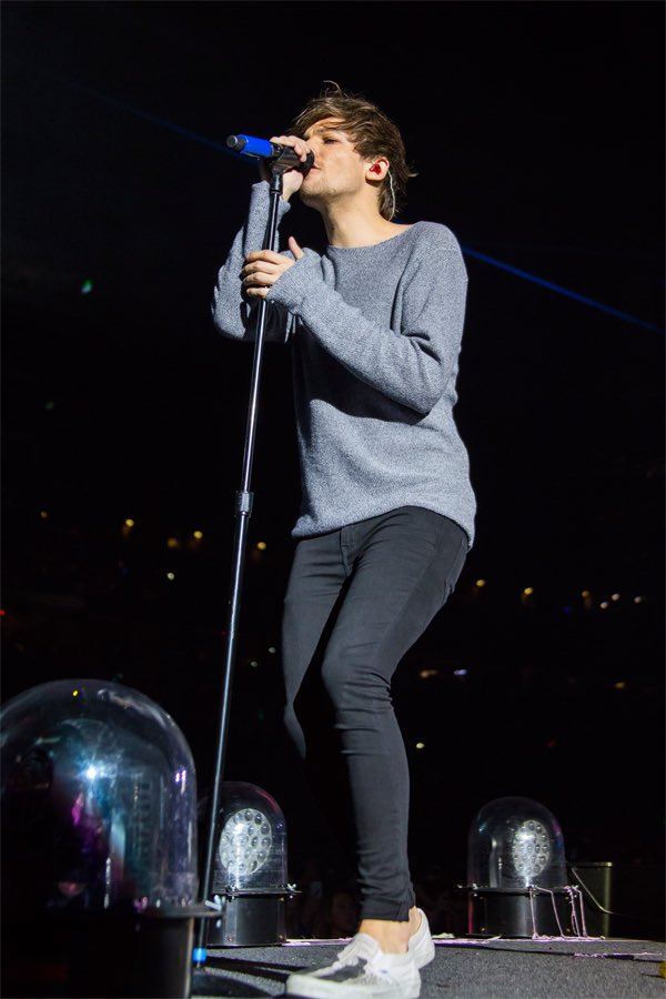 Happy birthday angel, you bring a smile to my face everyday and I love you so much <a href="/Louis_Tomlinson/">Louis Tomlinson</a>